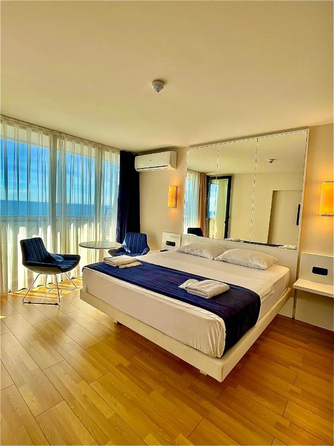 Batumi City Aparthotel Esterno foto