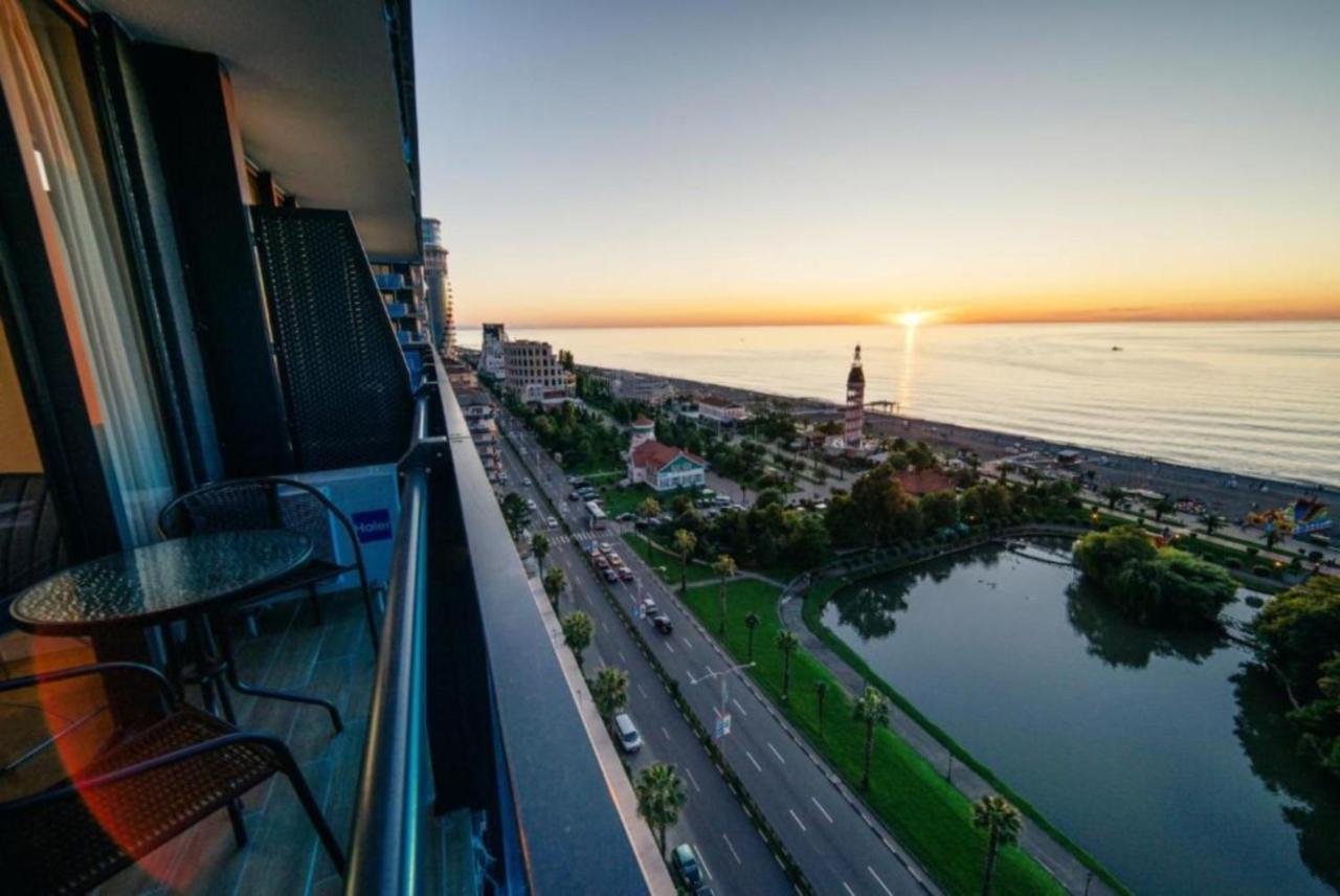 Batumi City Aparthotel Esterno foto