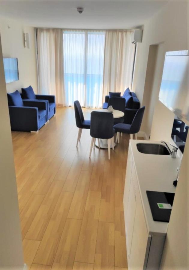 Batumi City Aparthotel Esterno foto